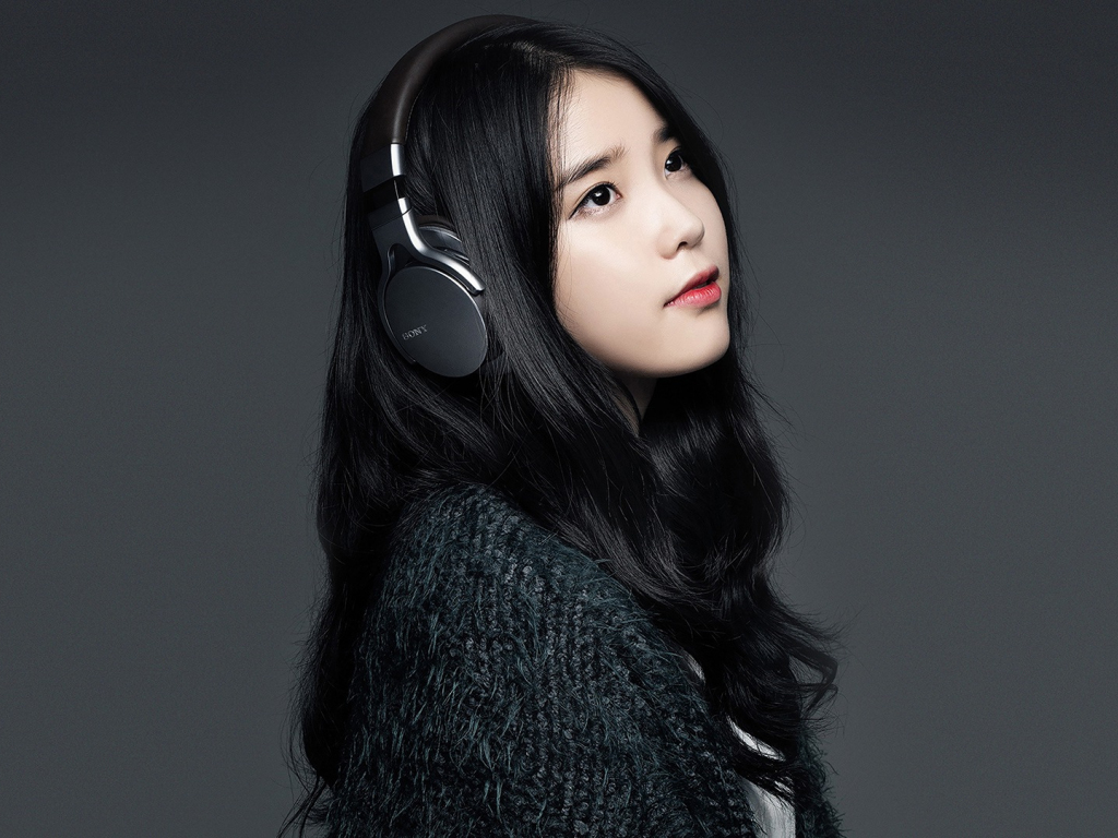 Desktop Wallpaper Lee Ji Eun Iu South Korean K Pop Singer Hd Image