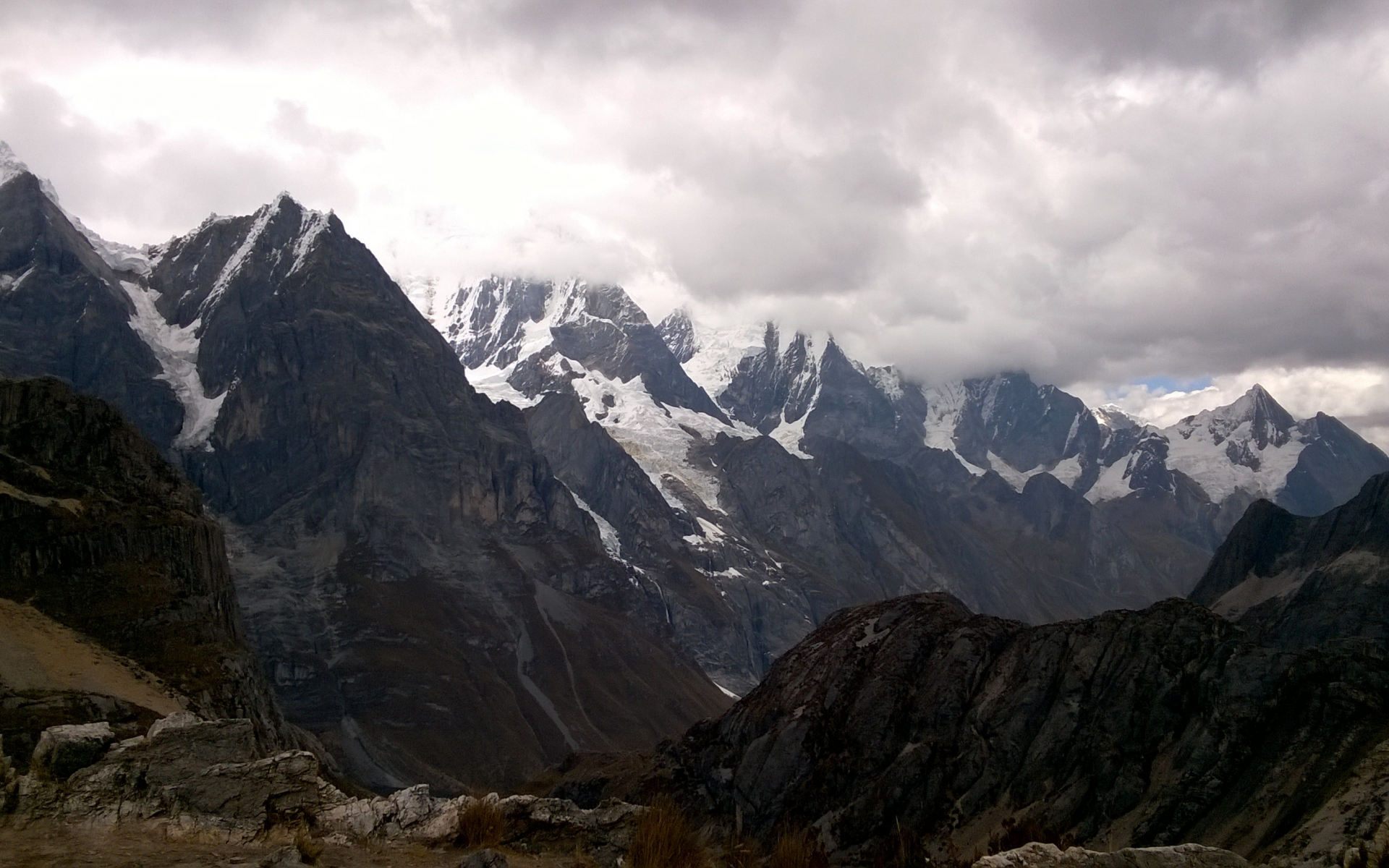Длиннейшая в мире горная цепь. Андийские Кордильеры. Горы андийские Кордильеры. Кордильера Уайуаш Перу. Горная цепь Кордильер.