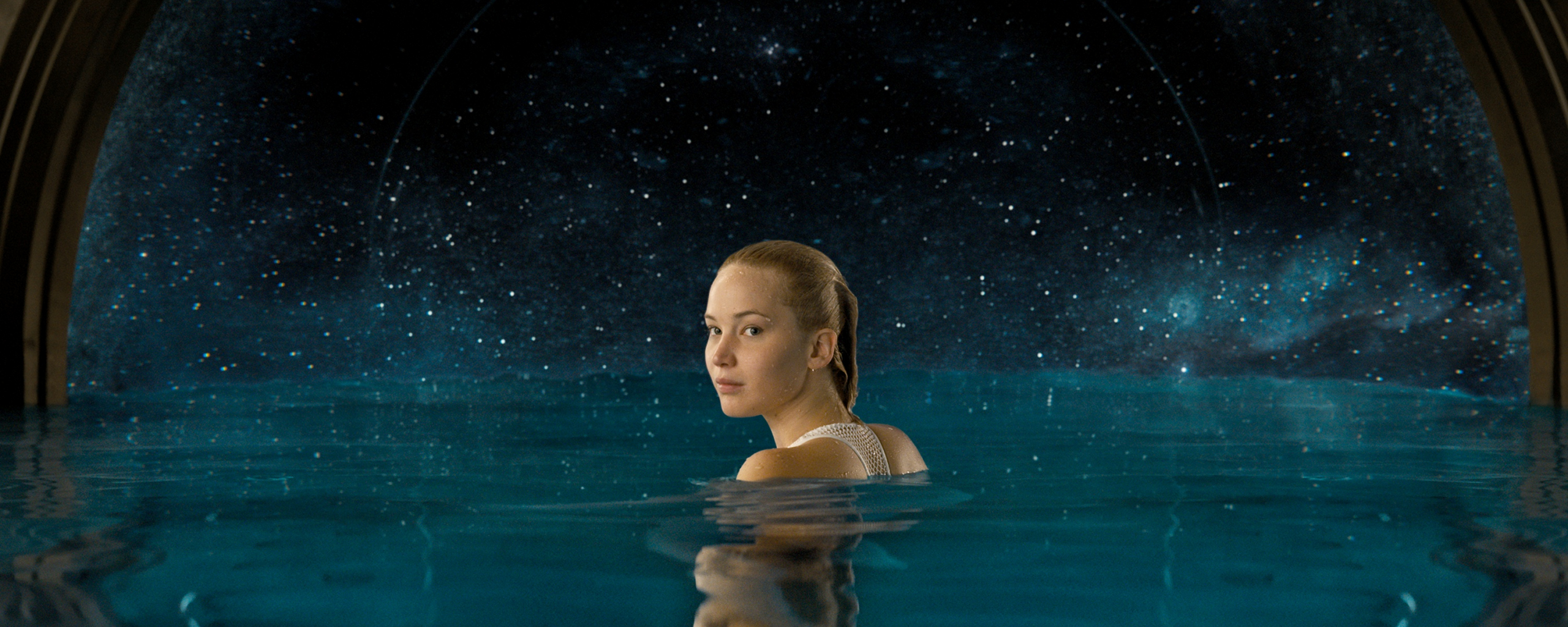 Desktop Wallpaper Jennifer Lawrence Swiming Passengers 2016 Movie