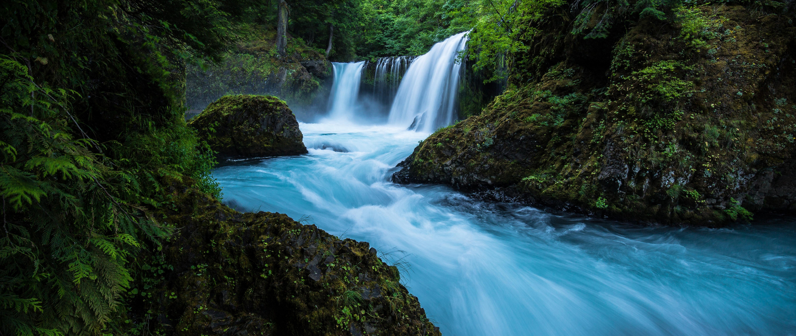 Видео на телефон природа. Красивые водопады. Река с водопадом. Живая природа водопады. Обои водопад.