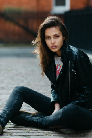 320x480 wallpaper Jeans, leather jacket, girl model