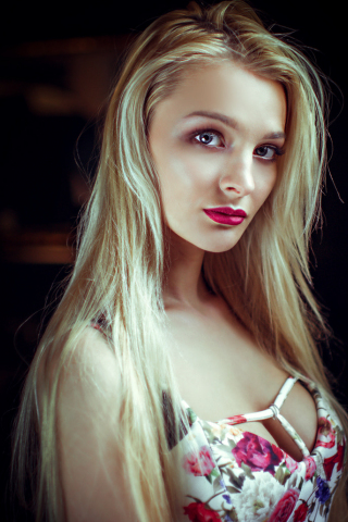 320x480 wallpaper Hot girl model, blonde, portrait