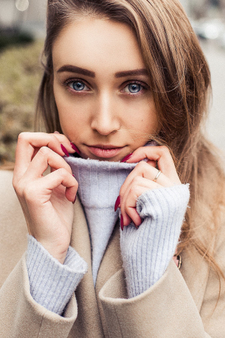 320x480 wallpaper Red nails, brunette, girl model