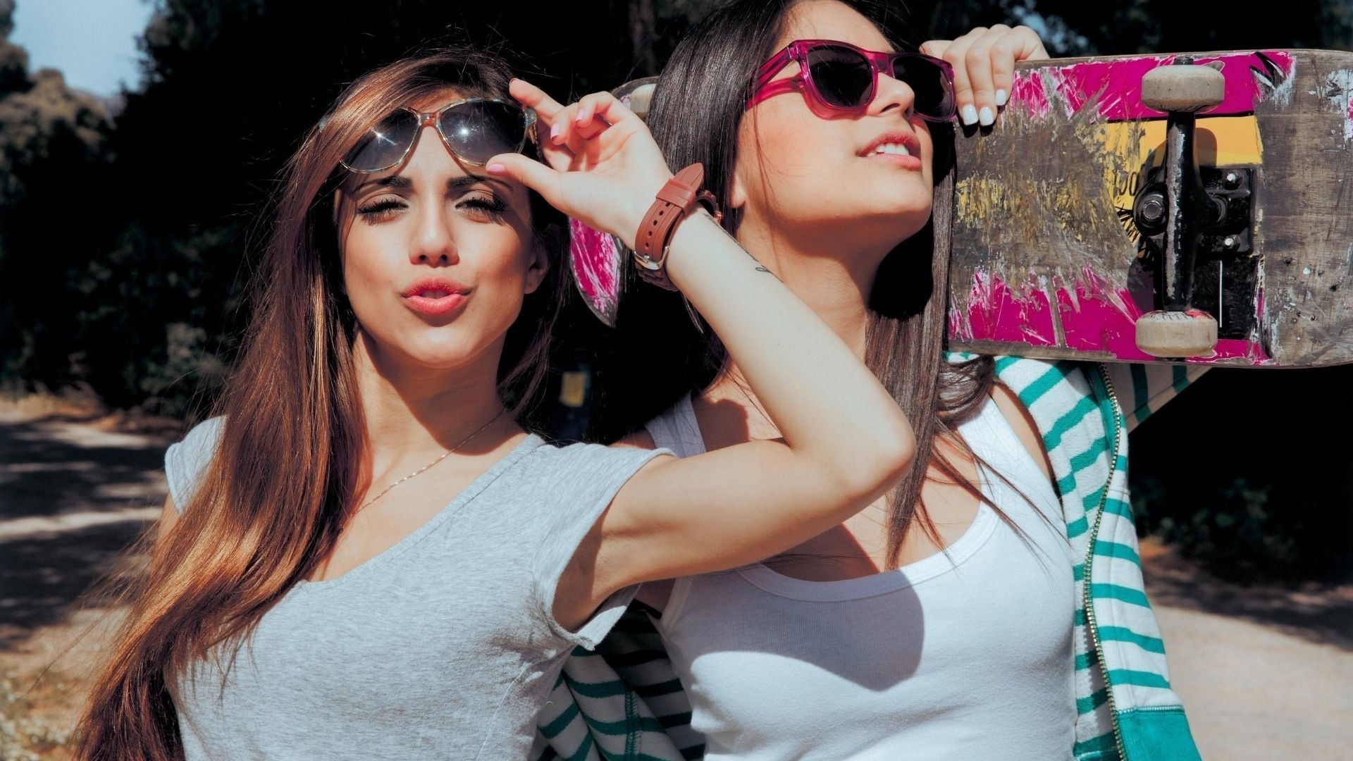 Wallpaper Girls, sunglasses