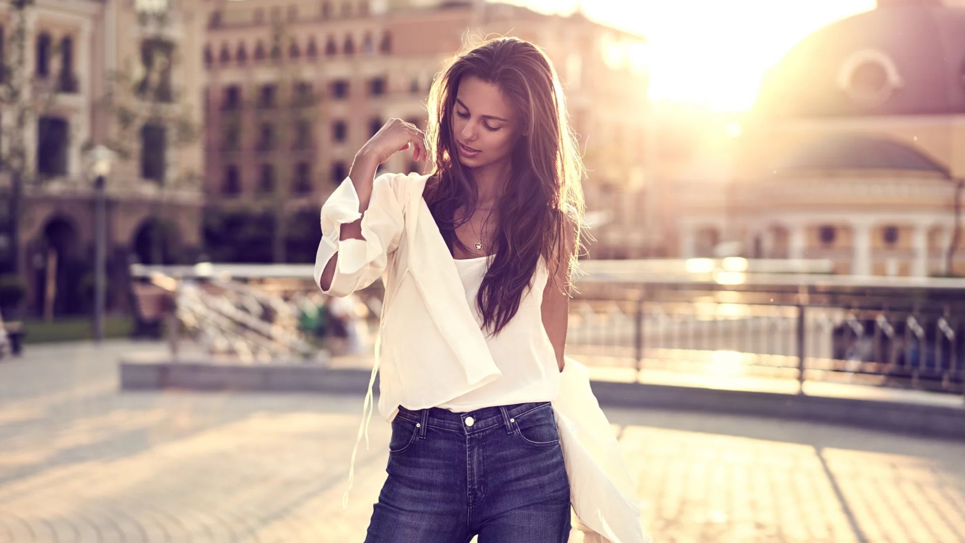 Wallpaper Jeans, girl model, street, sunlight