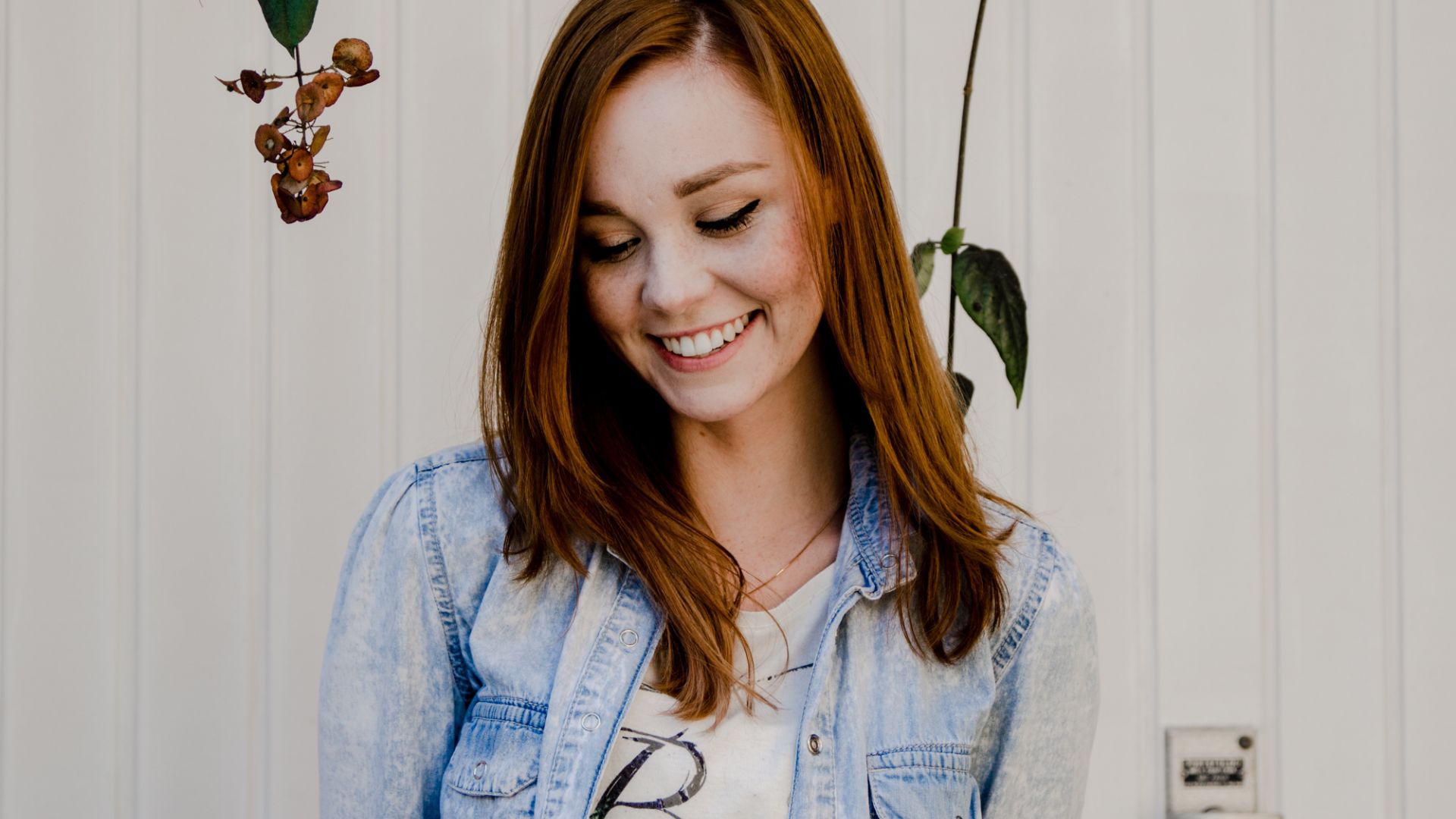 Wallpaper Smile, red head, woman, jeans shirt