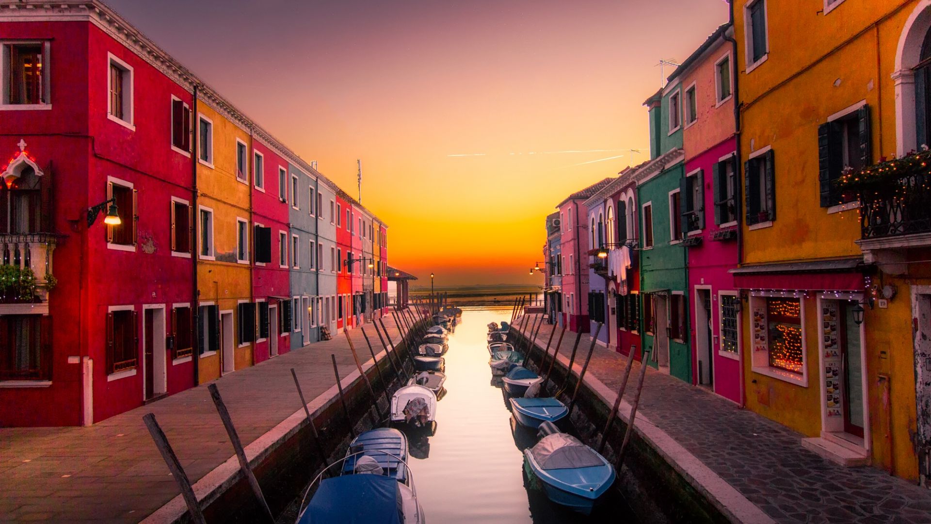 Wallpaper Venice, city, apartments, river, sunset