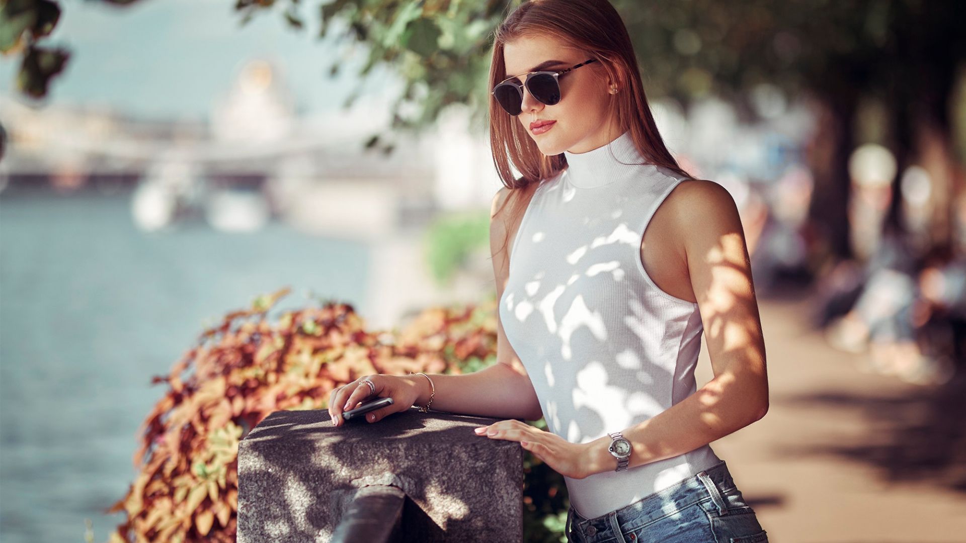 Wallpaper Girl model, jeans outfit, sunglasses
