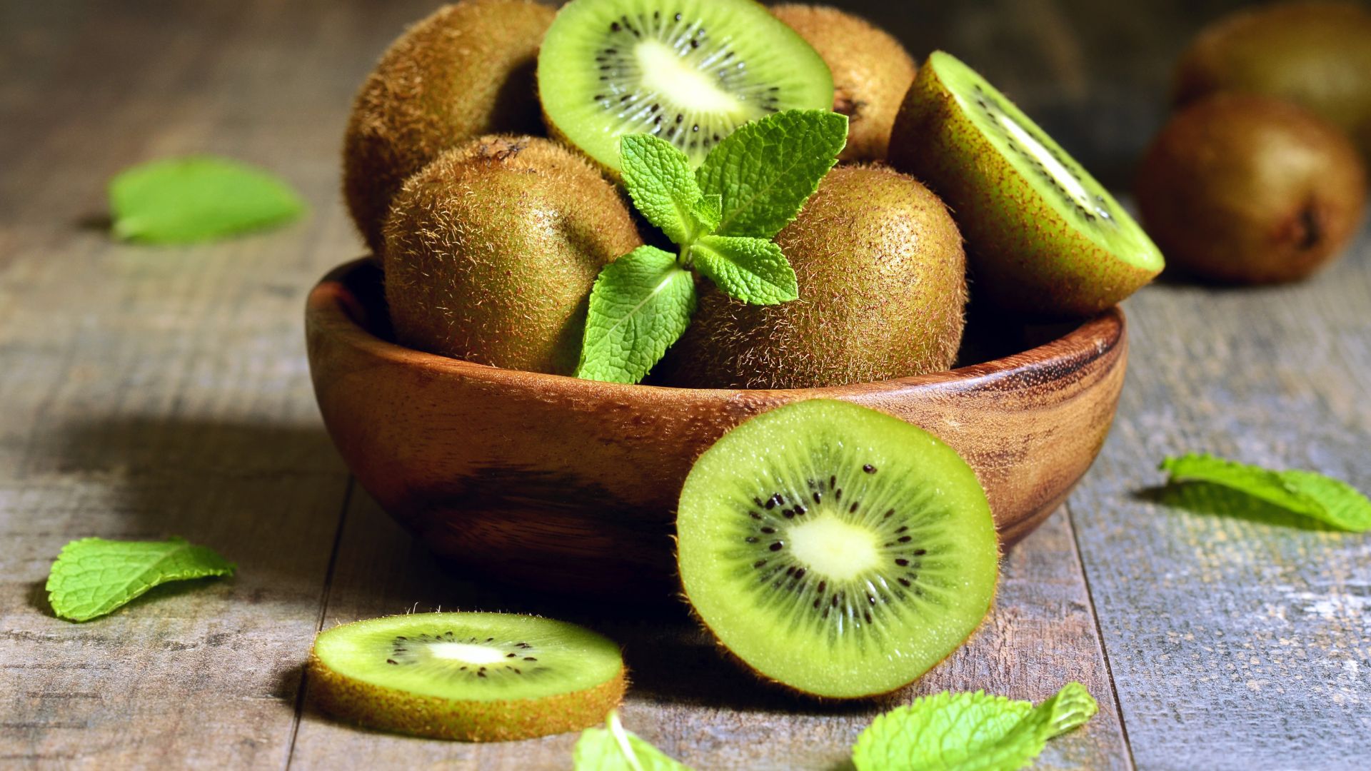 Wallpaper Kiwifruit, green fruits, slices, 4k
