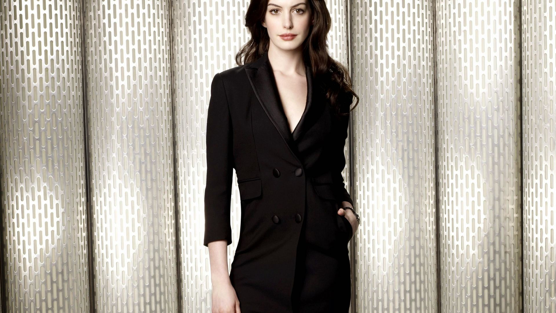 Wallpaper Gorgeous, celebrity, brunette, Anne Hathaway