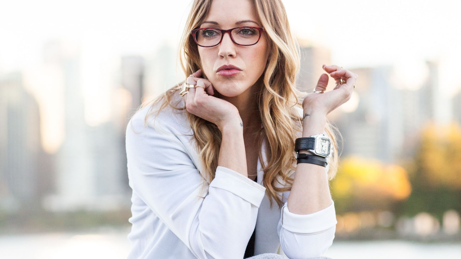 Wallpaper Katie Cassidy, American celebrity, blonde, glasses