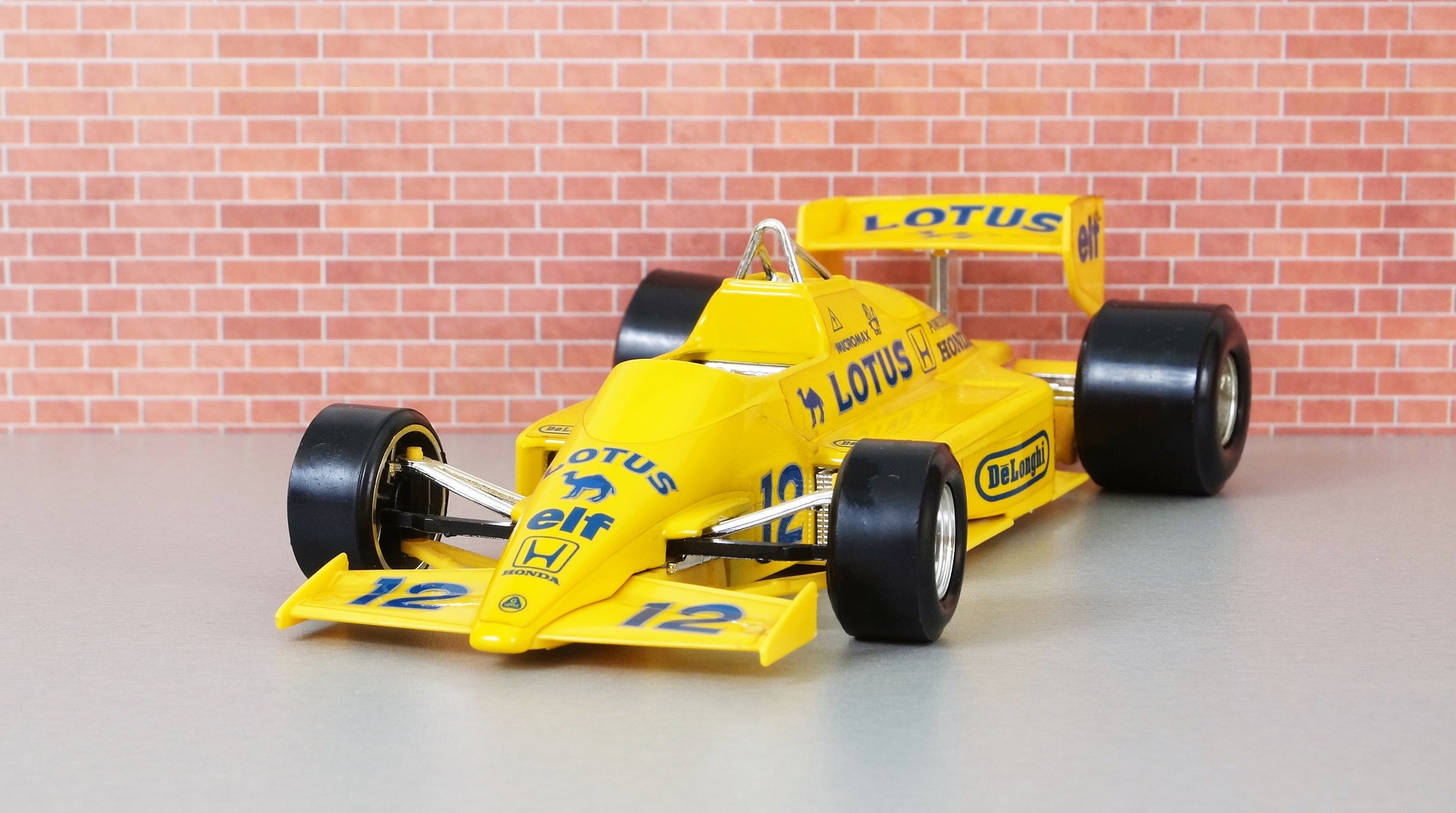 Wallpaper Lotus formula 1 car, toy, model