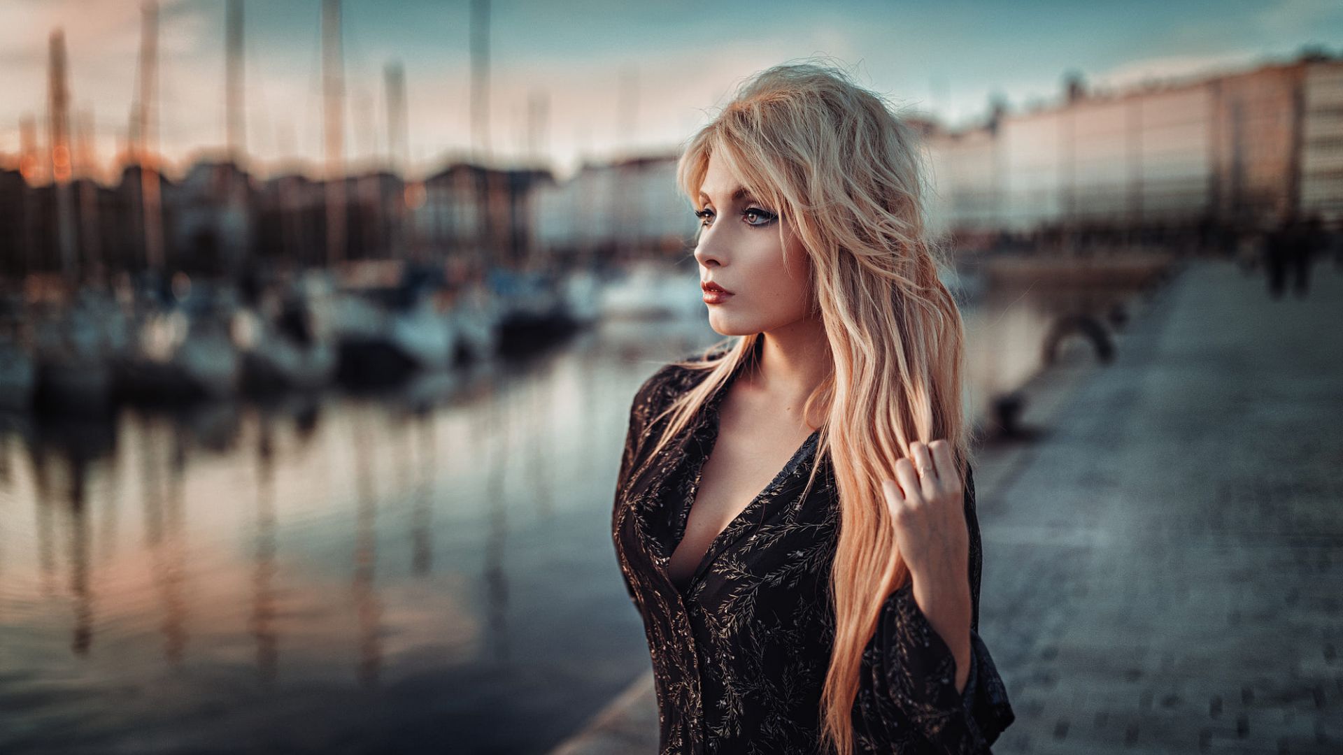 Wallpaper Hot woman, black dress, harbour