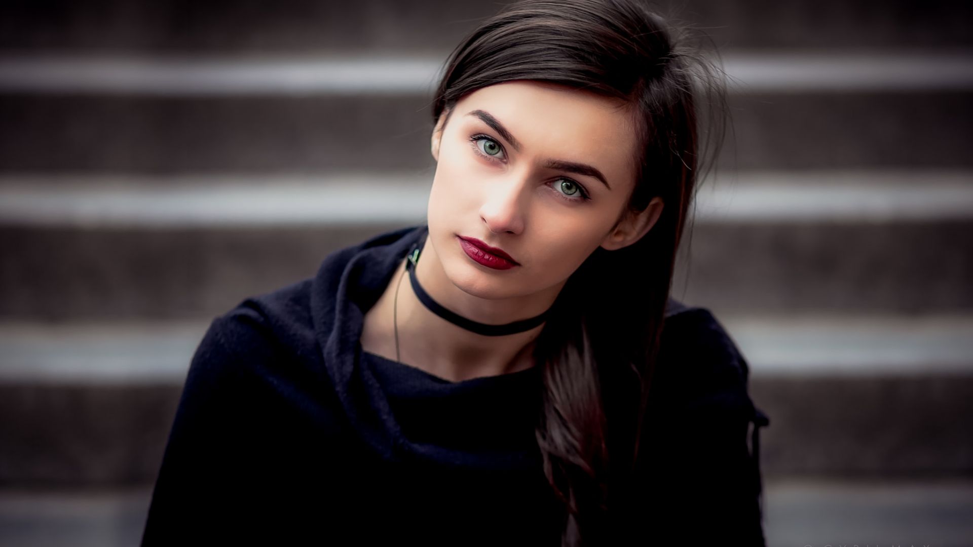 Wallpaper Green eyes, red lipstick, woman