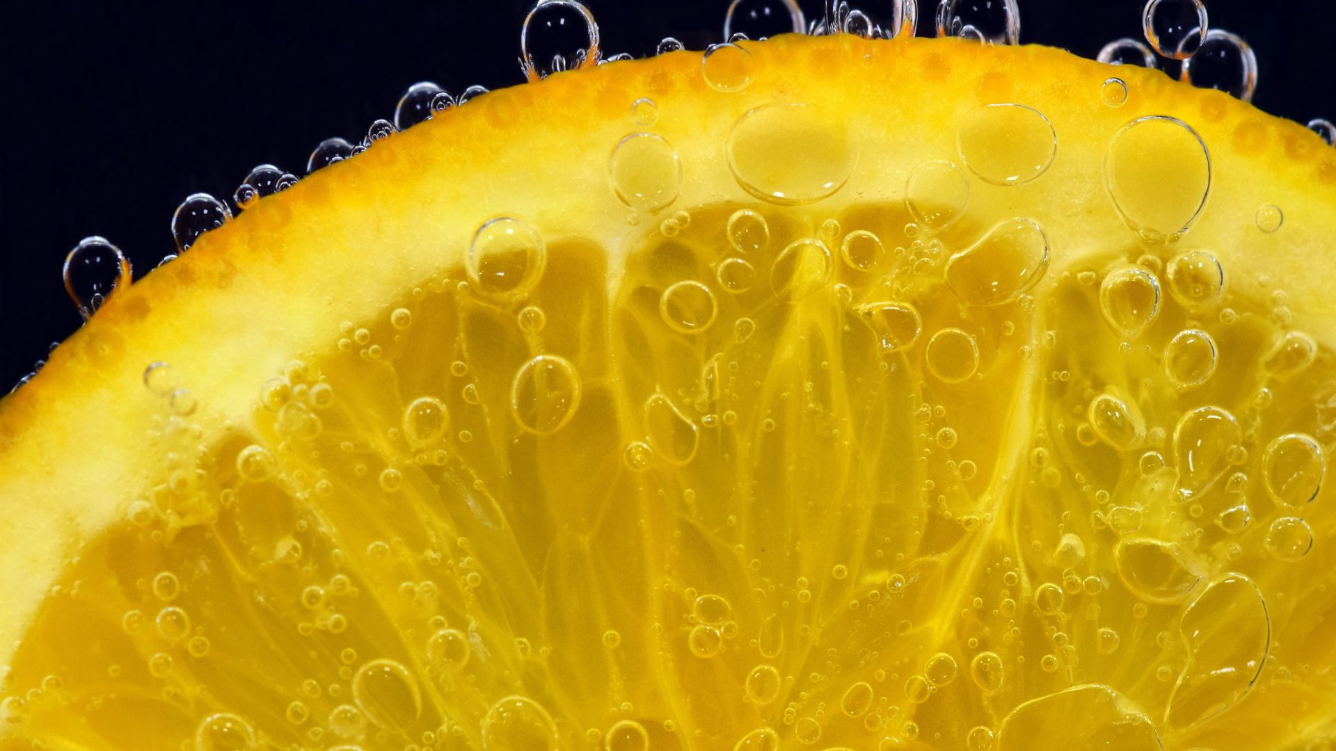 Wallpaper Lemon slice, bubbles, submerged, close up, 5k