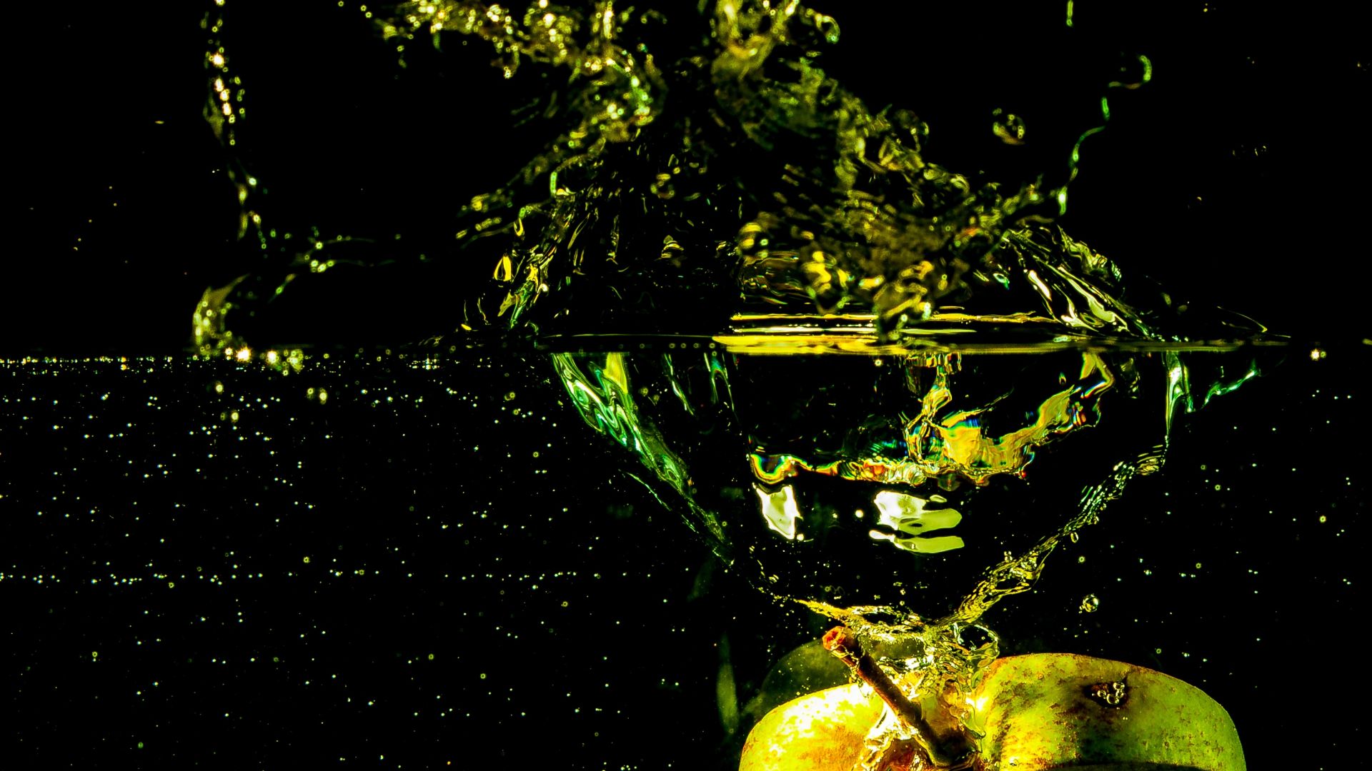 Wallpaper Water splash, green fruit, splashes