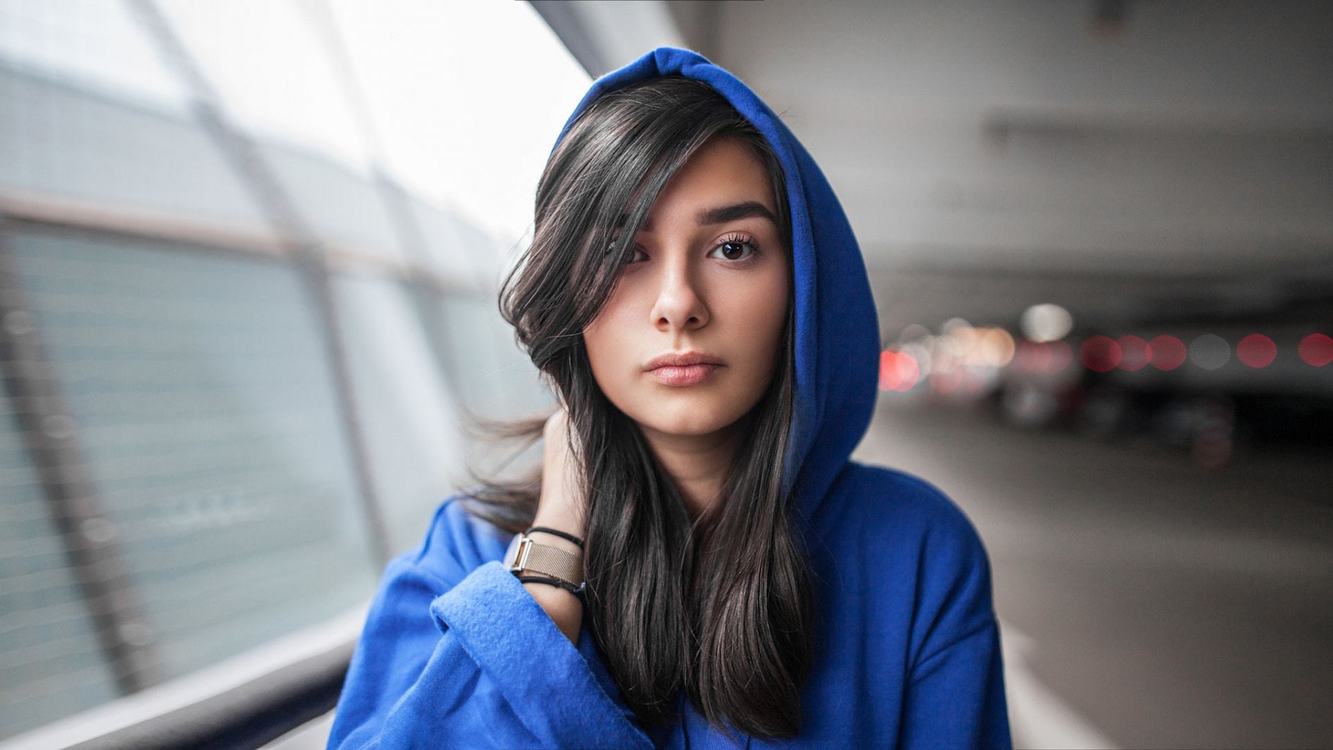 Wallpaper Woman, blue hoodies, beautiful