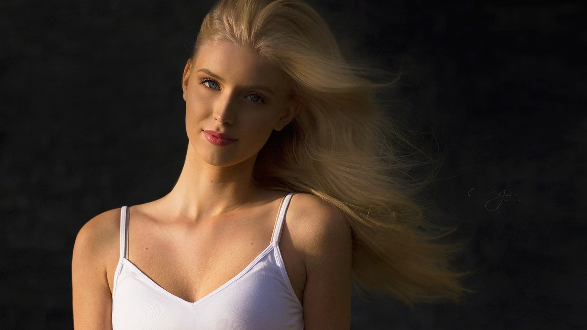 Wallpaper Blonde model