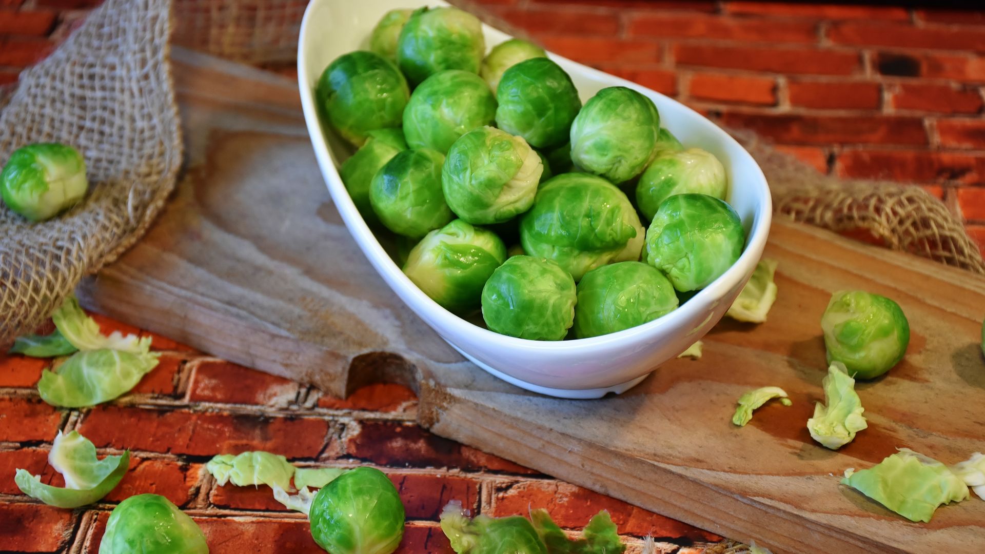 Wallpaper Brussels sprouts vegetable dish wallpaper