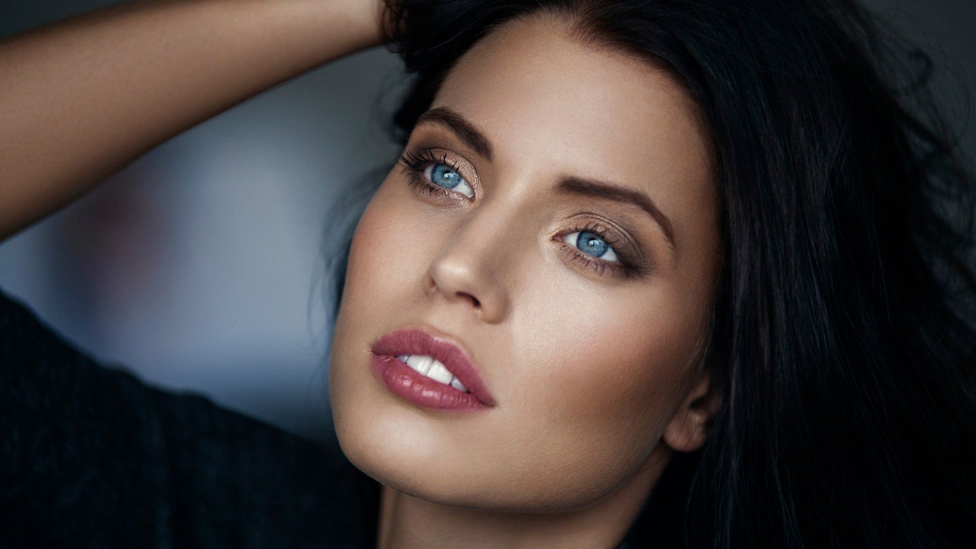 Wallpaper Face, girl model, beautiful blue eyes