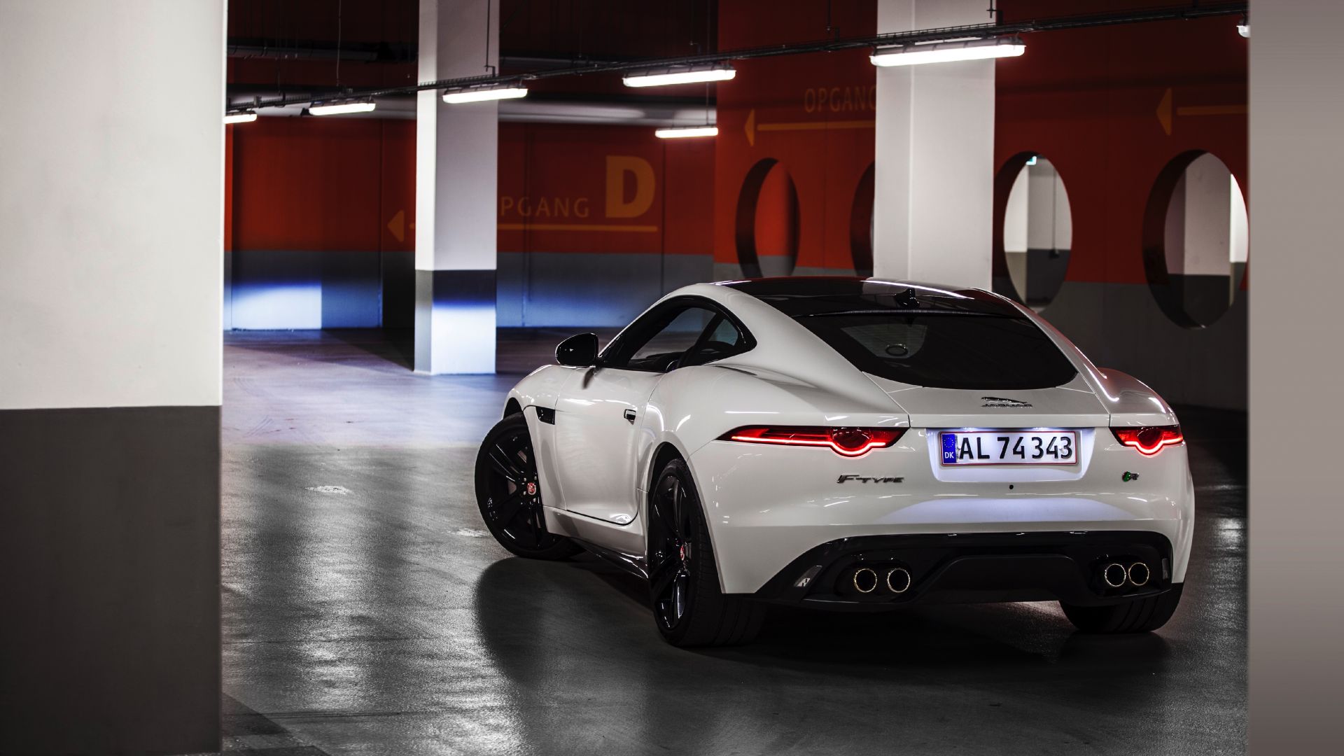 Wallpaper 2018 Jaguar F-TYPE, white car, rear view