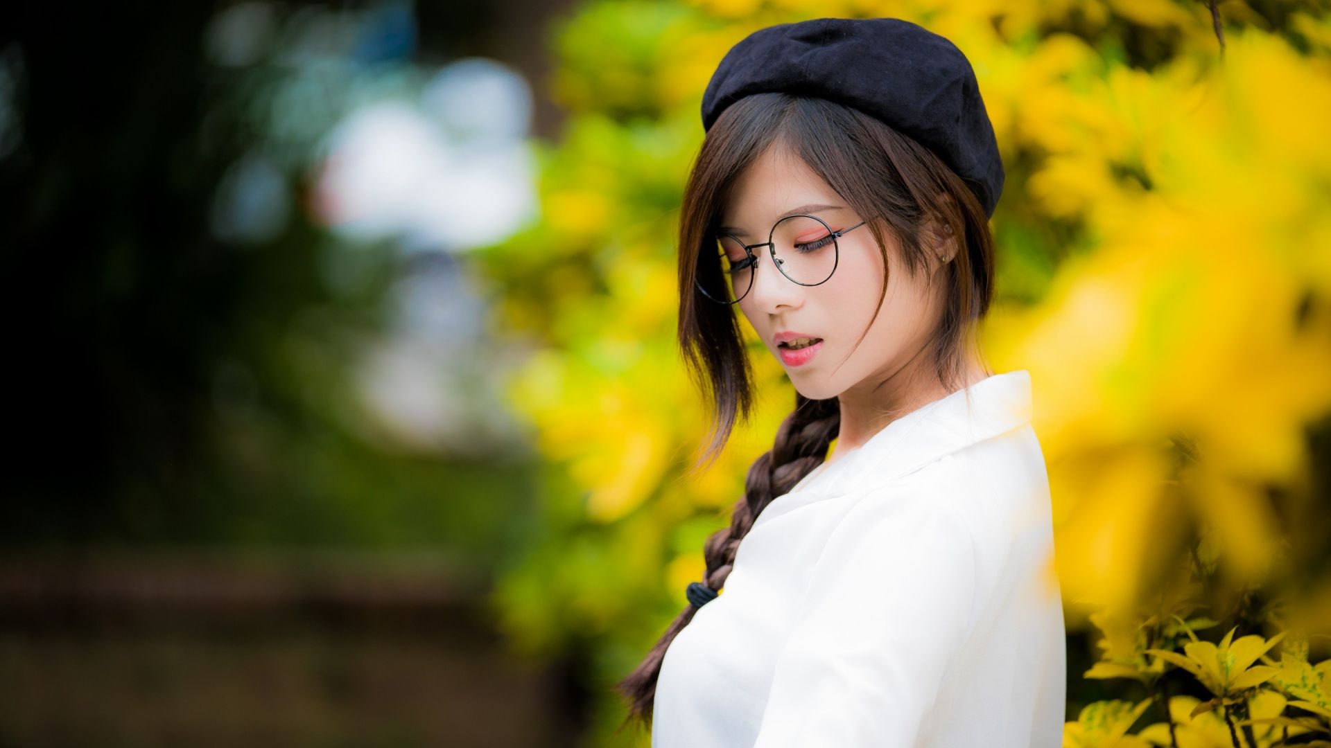 Wallpaper Asian model, outdoor, blur, glasses