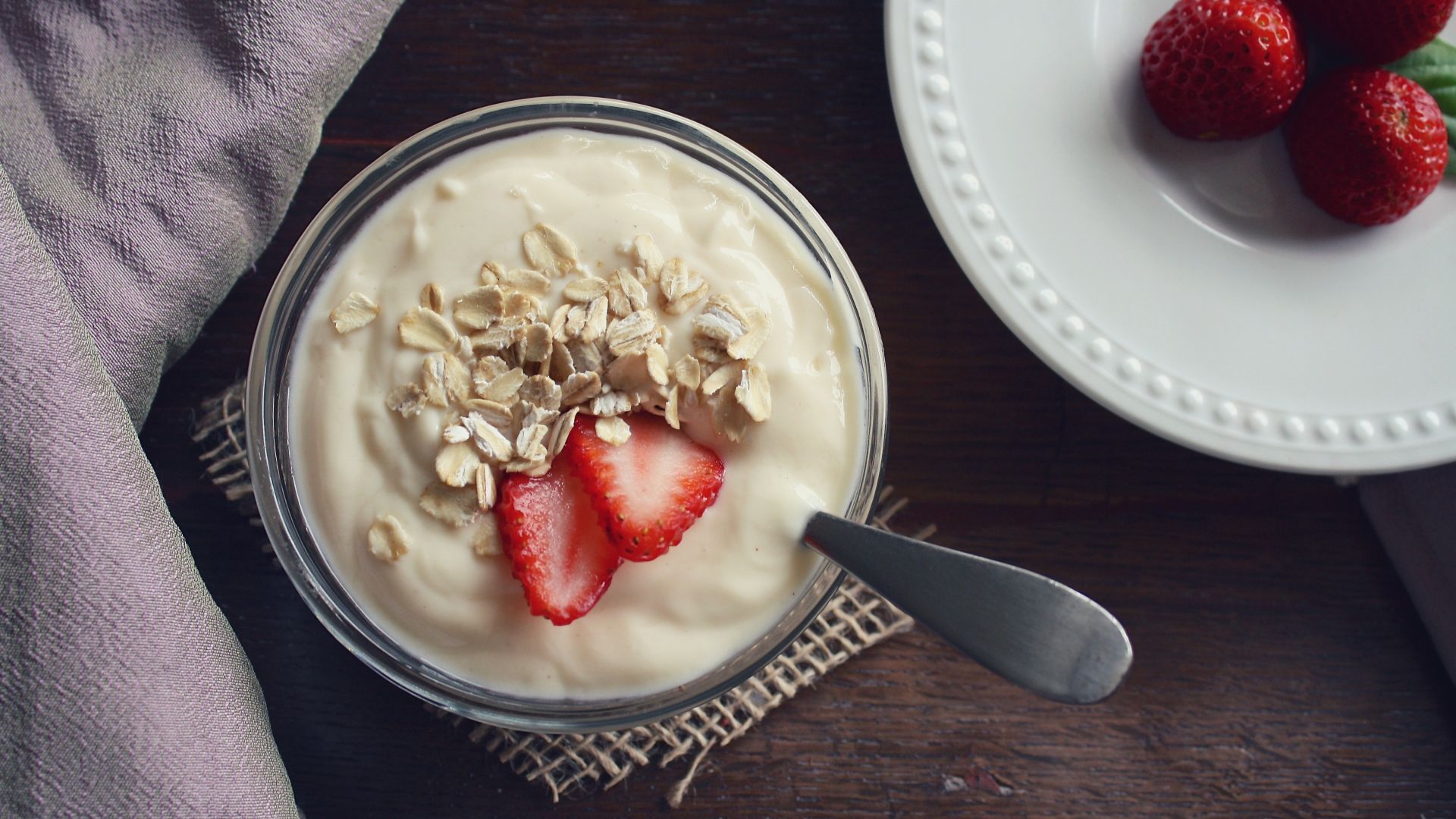 Wallpaper Yogurt strawberries oatmeal crockery food