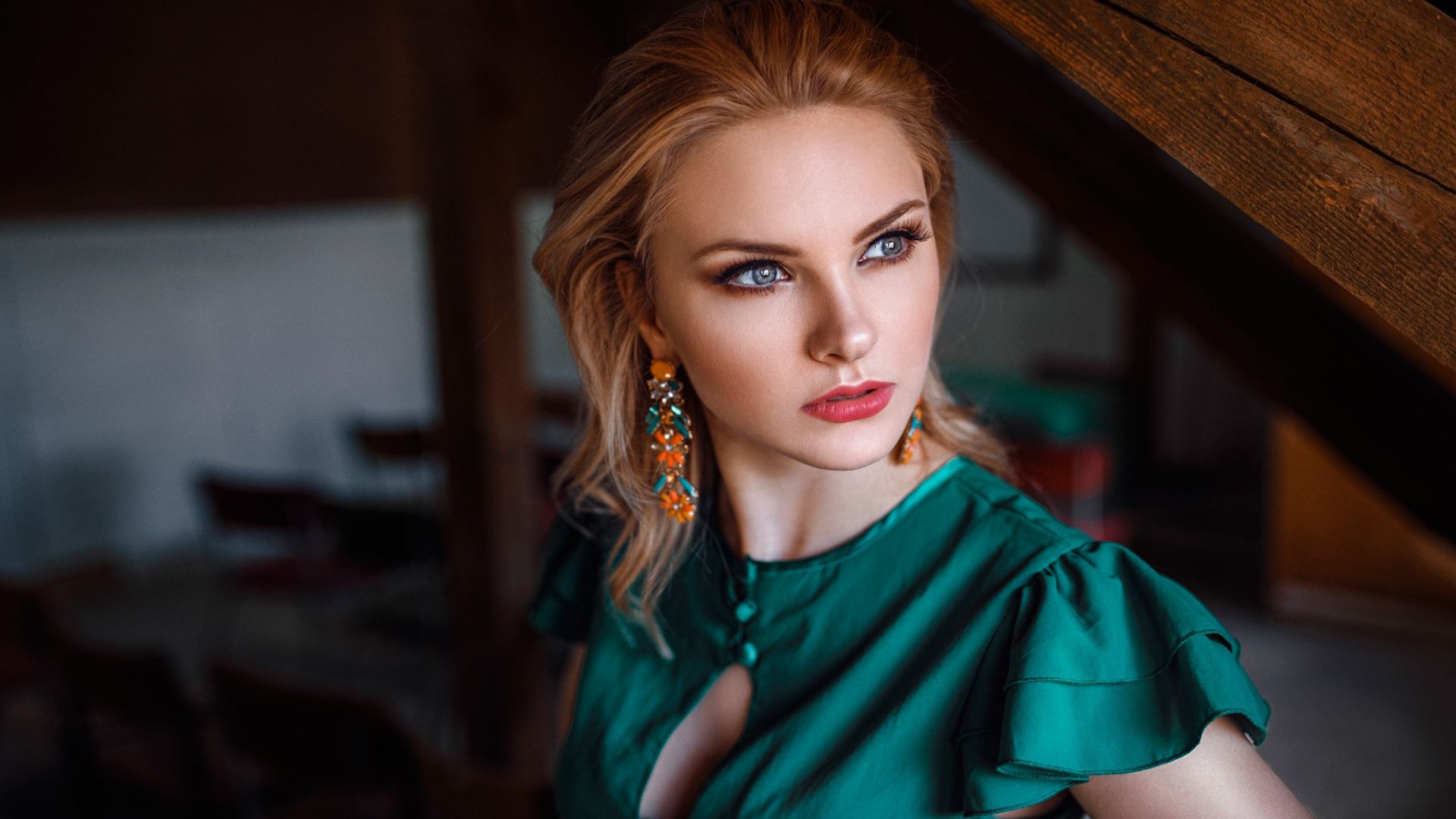 Wallpaper Blonde, girl model, beautiful eyes, green dress
