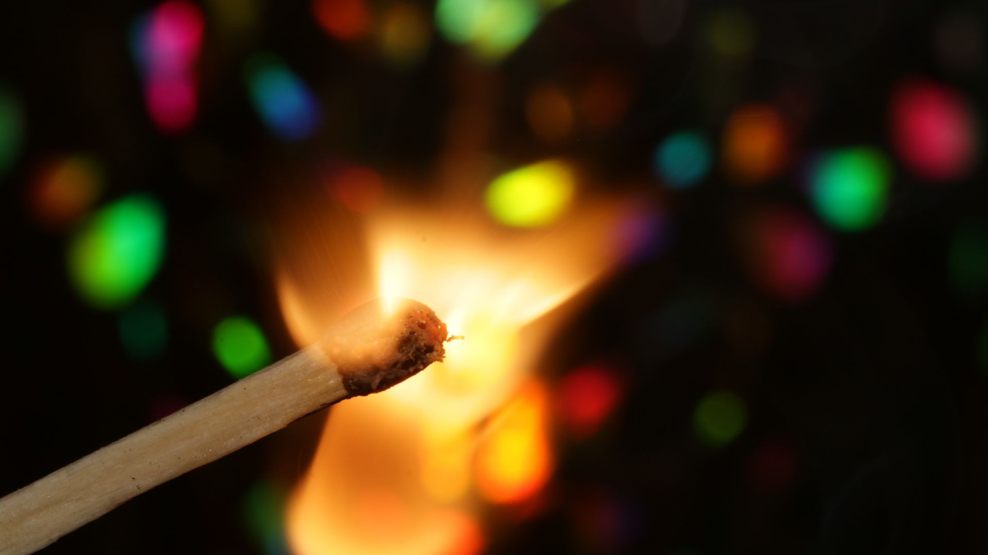 Wallpaper Matchstick on fire, colorful