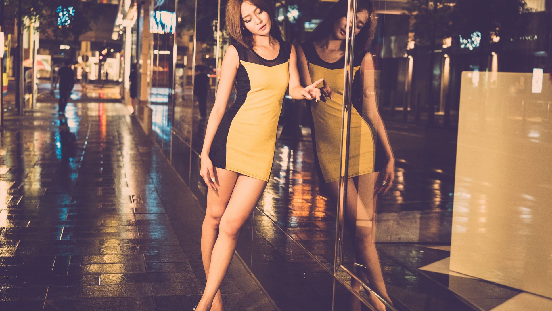Wallpaper Leaning, asian girl model, reflections, 5k