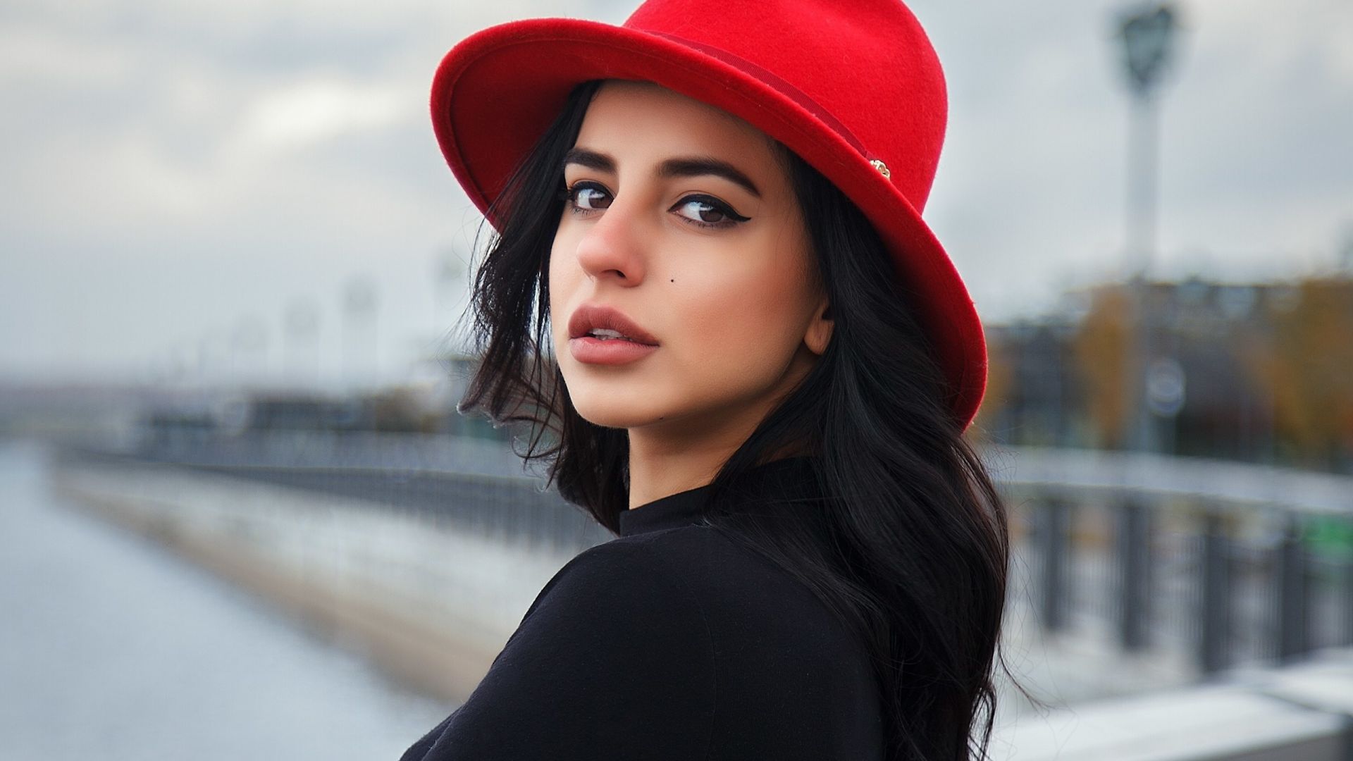 Wallpaper Girl model, long hair, red hat