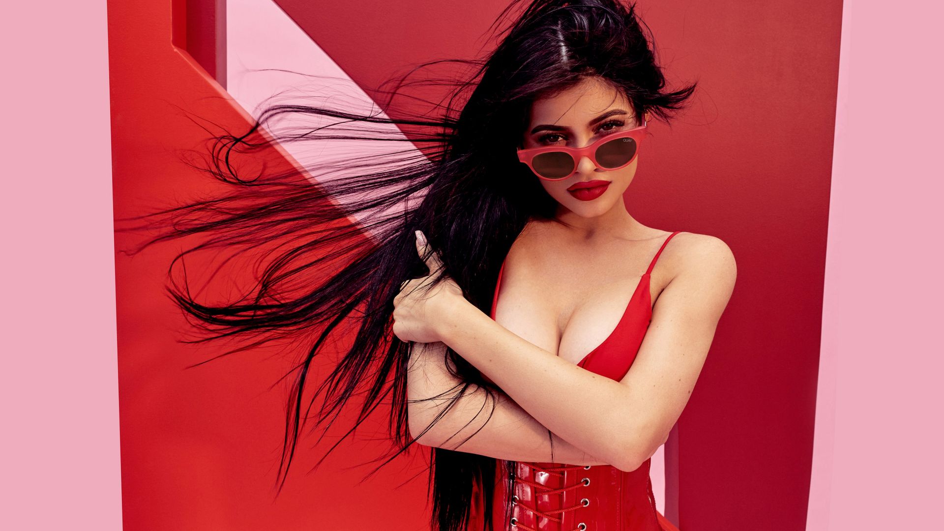 Wallpaper Hot Kylie Jenner, hot model, red dress, sunglasses, 4k