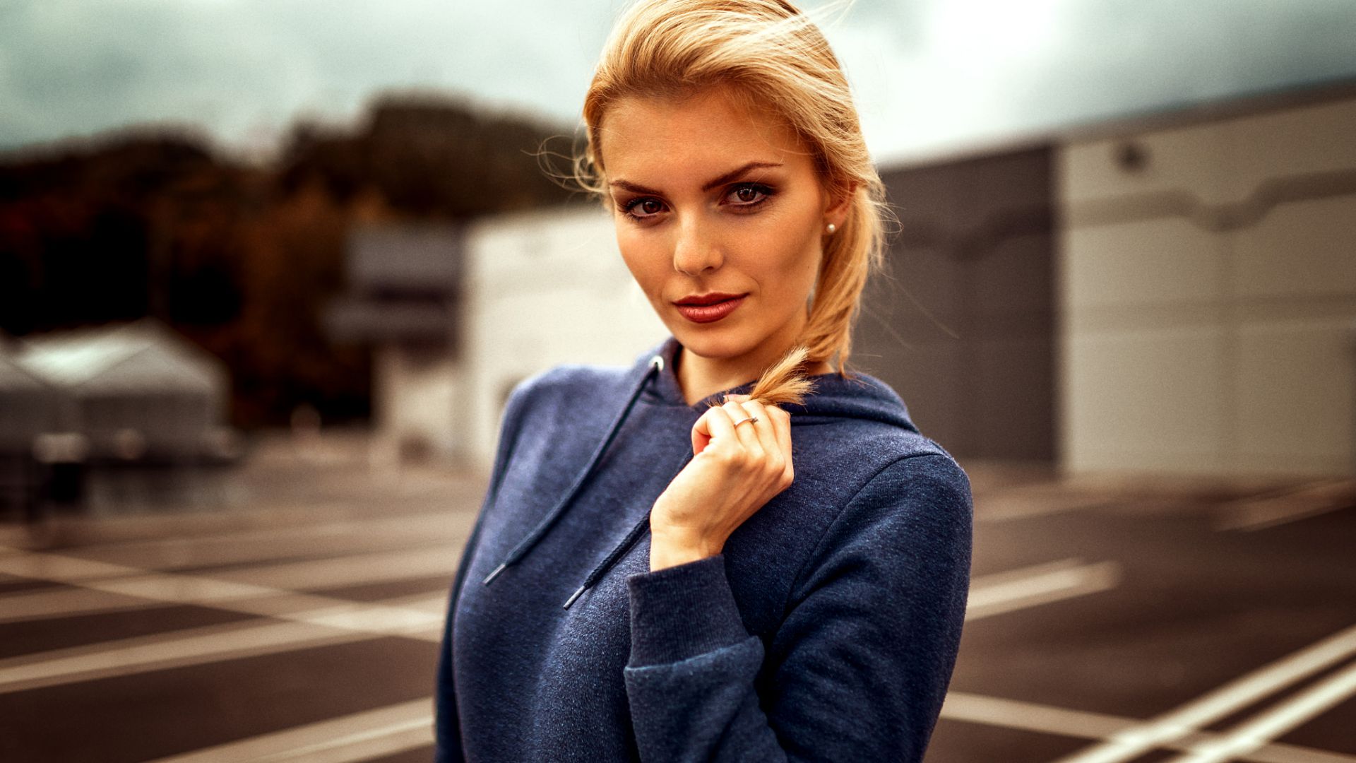 Wallpaper Blue hoodies, girl model, blonde