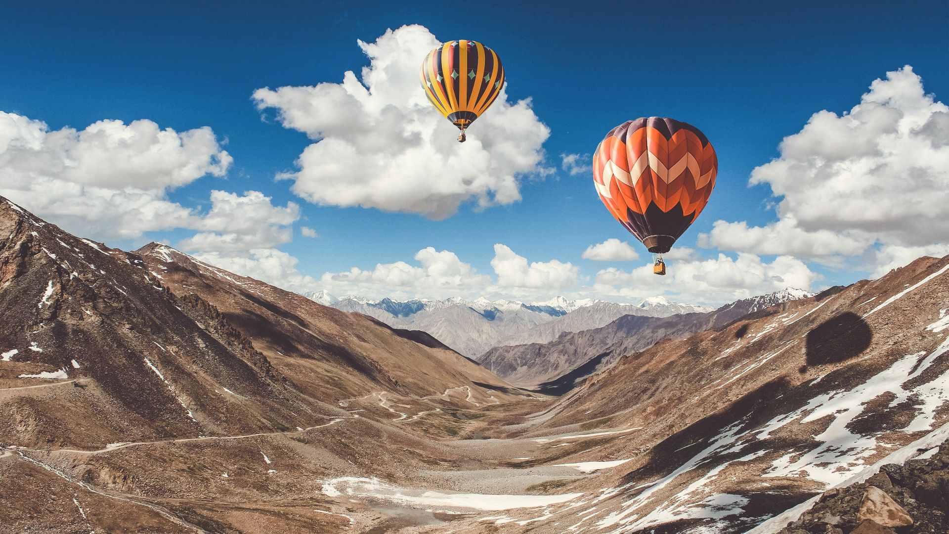 Desktop Wallpaper Hot Air Balloon, Ride In Leh, Mountains, 4k, Hd Image,  Picture, Background, 9ed8c1