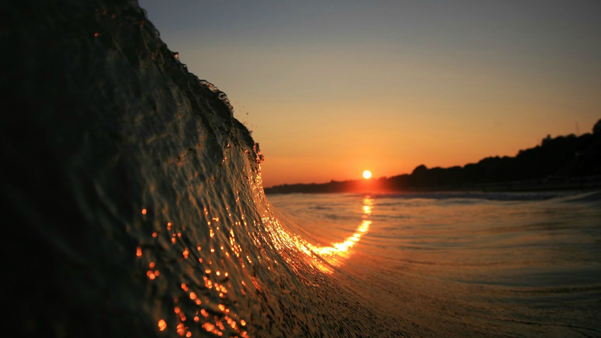 Wallpaper Sea Waves look great in sunset