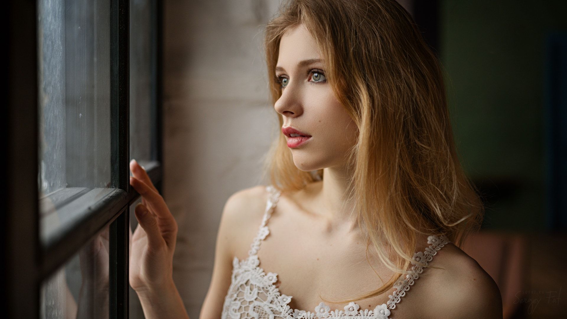 Wallpaper Russian model, looking away, blonde