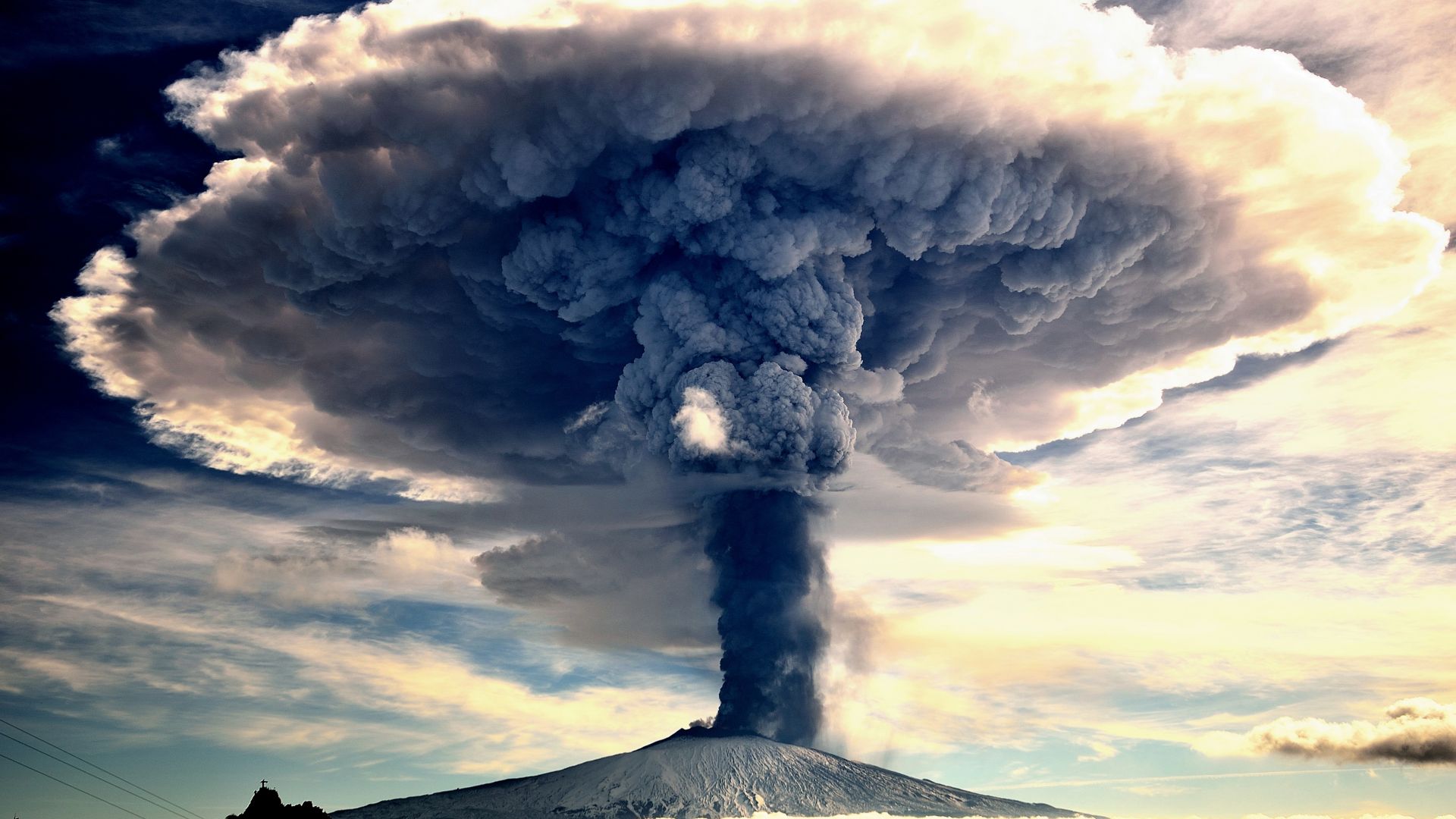 Wallpaper Volcano eruption and clouds