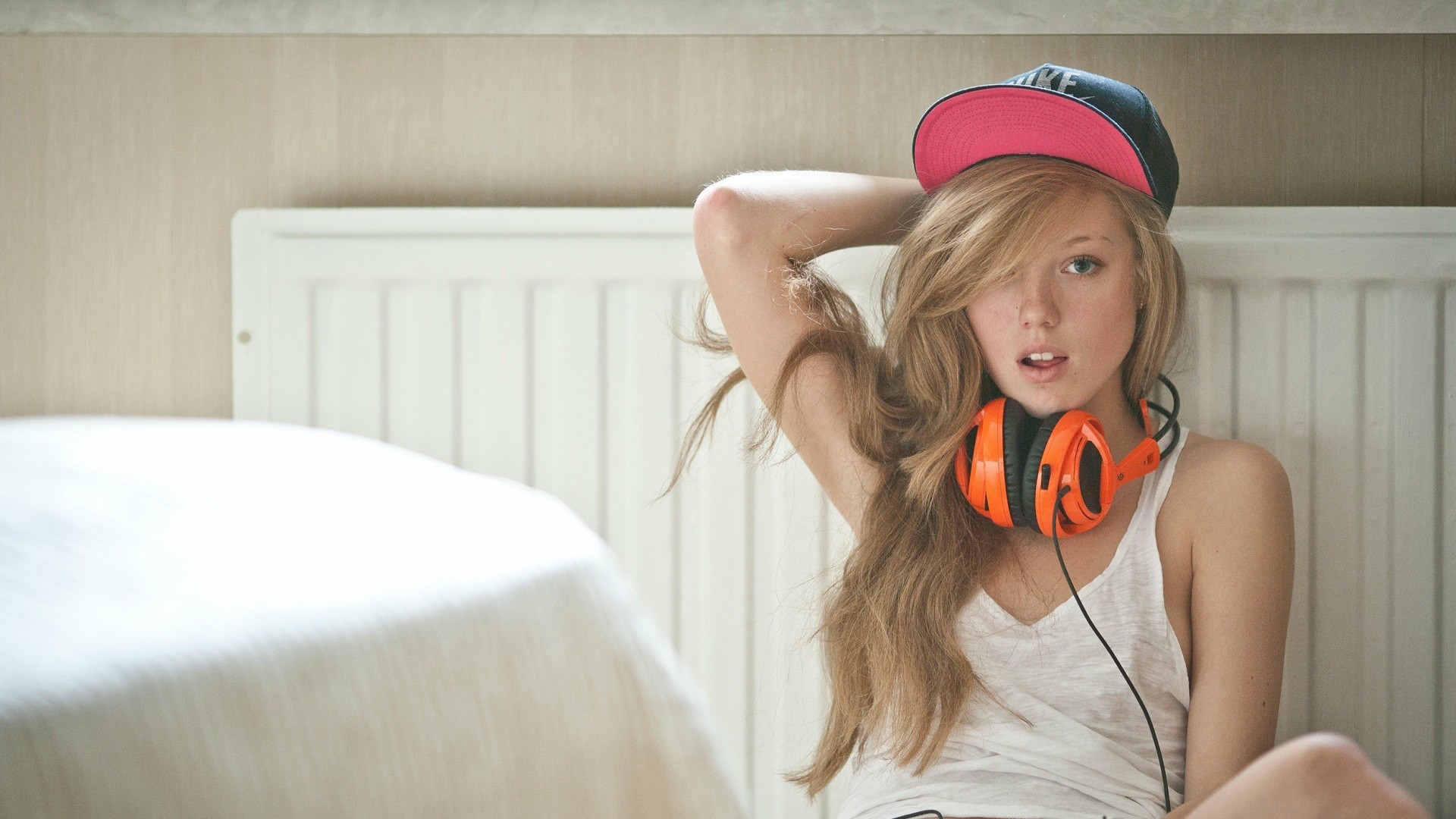 Wallpaper Girl, model, bed, headphone