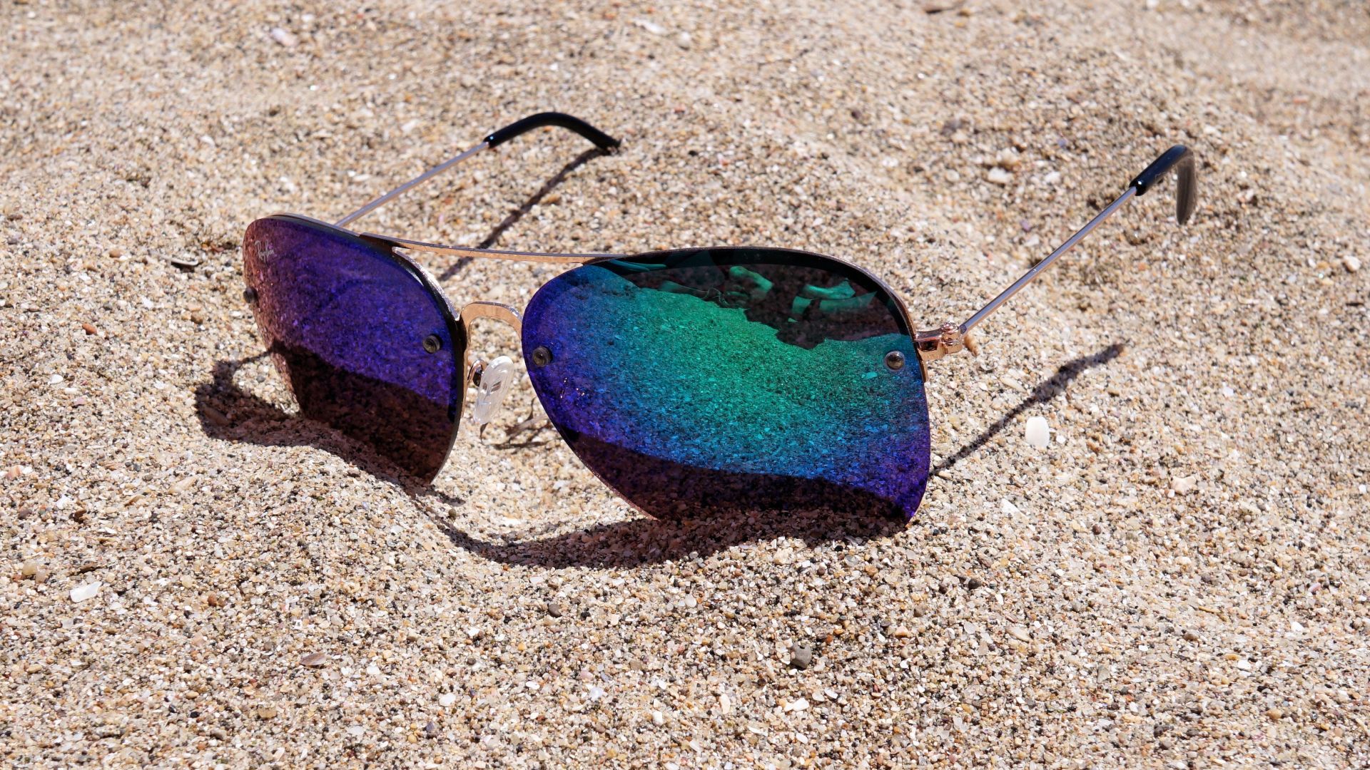 Wallpaper Sunglasses, reflections, sand