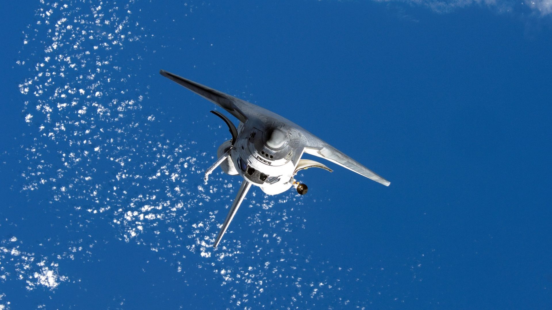 Wallpaper Space shuttle in sky