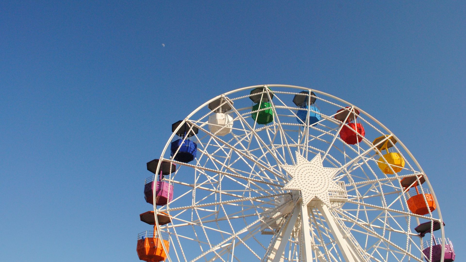 Wallpaper Ferris wheel of amusement park