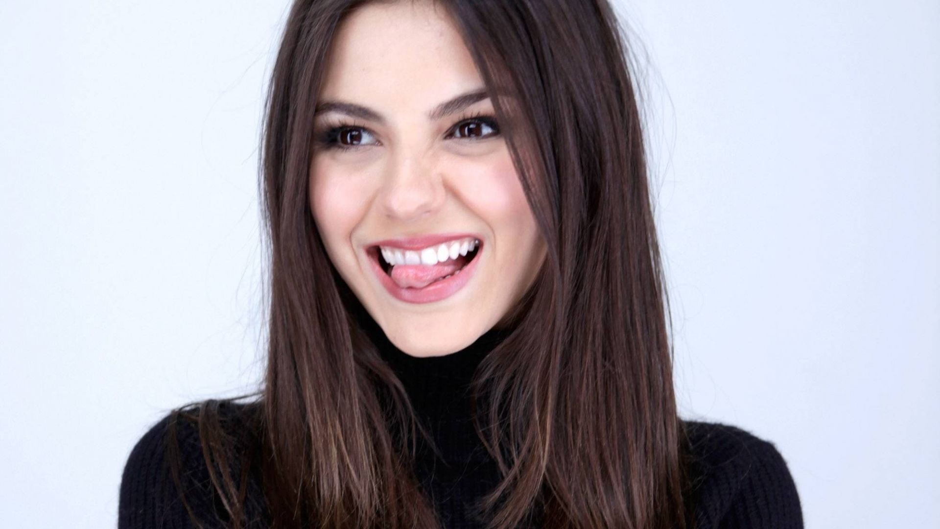 Wallpaper Victoria justice, actress, long hair, smile