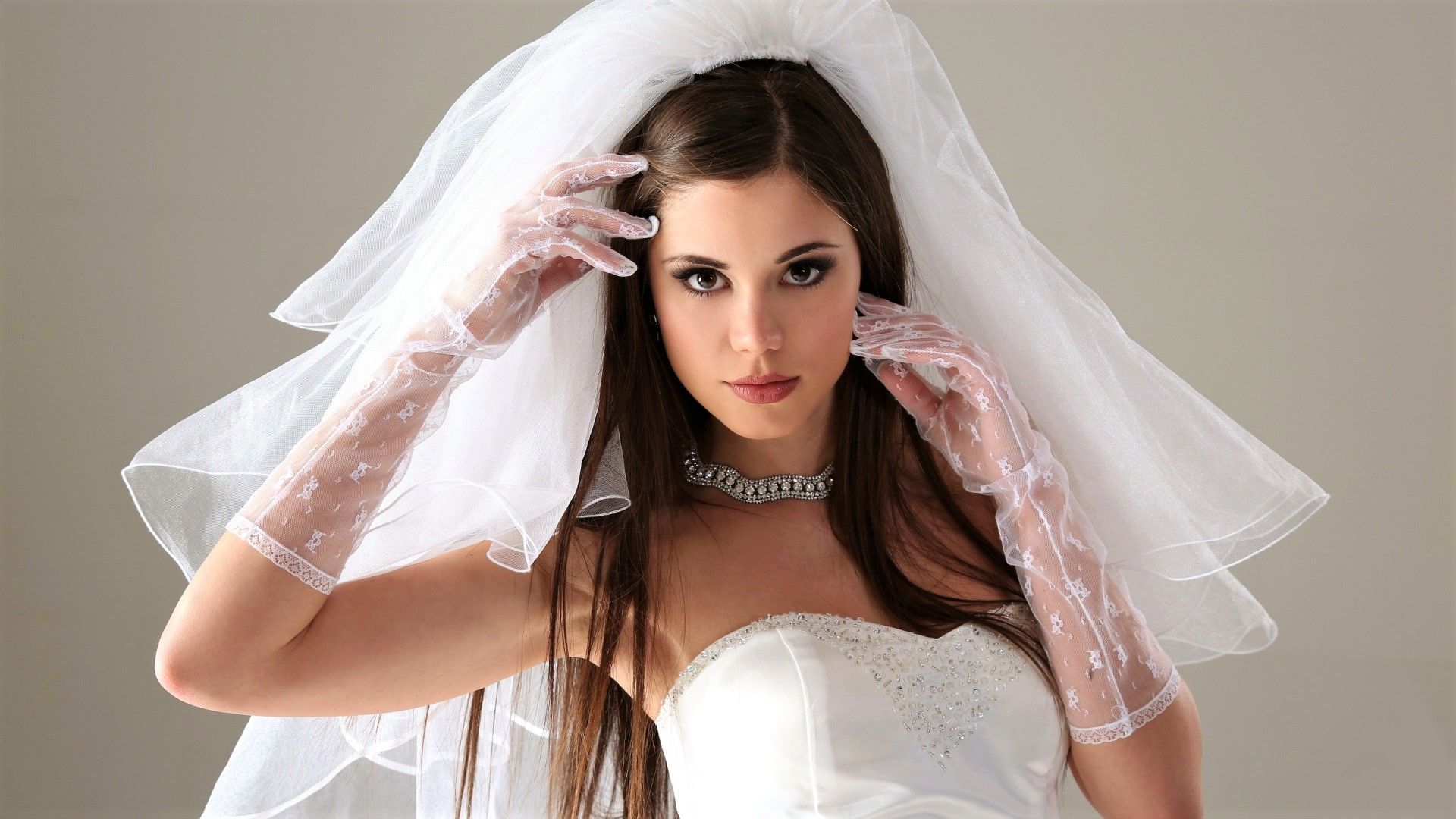 Desktop Wallpaper Wedding Dress, Necklace, Girl Model, Brunette, Hd Image,  Picture, Background, D4d6ca