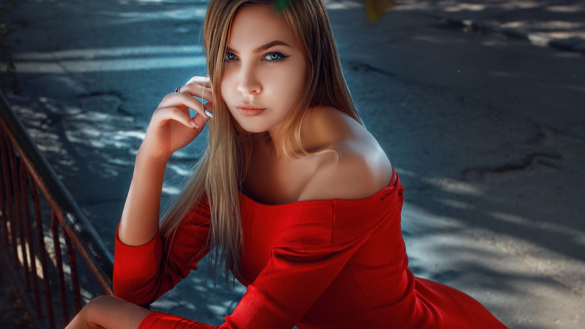 Wallpaper Red dress, blue eyes, girl model