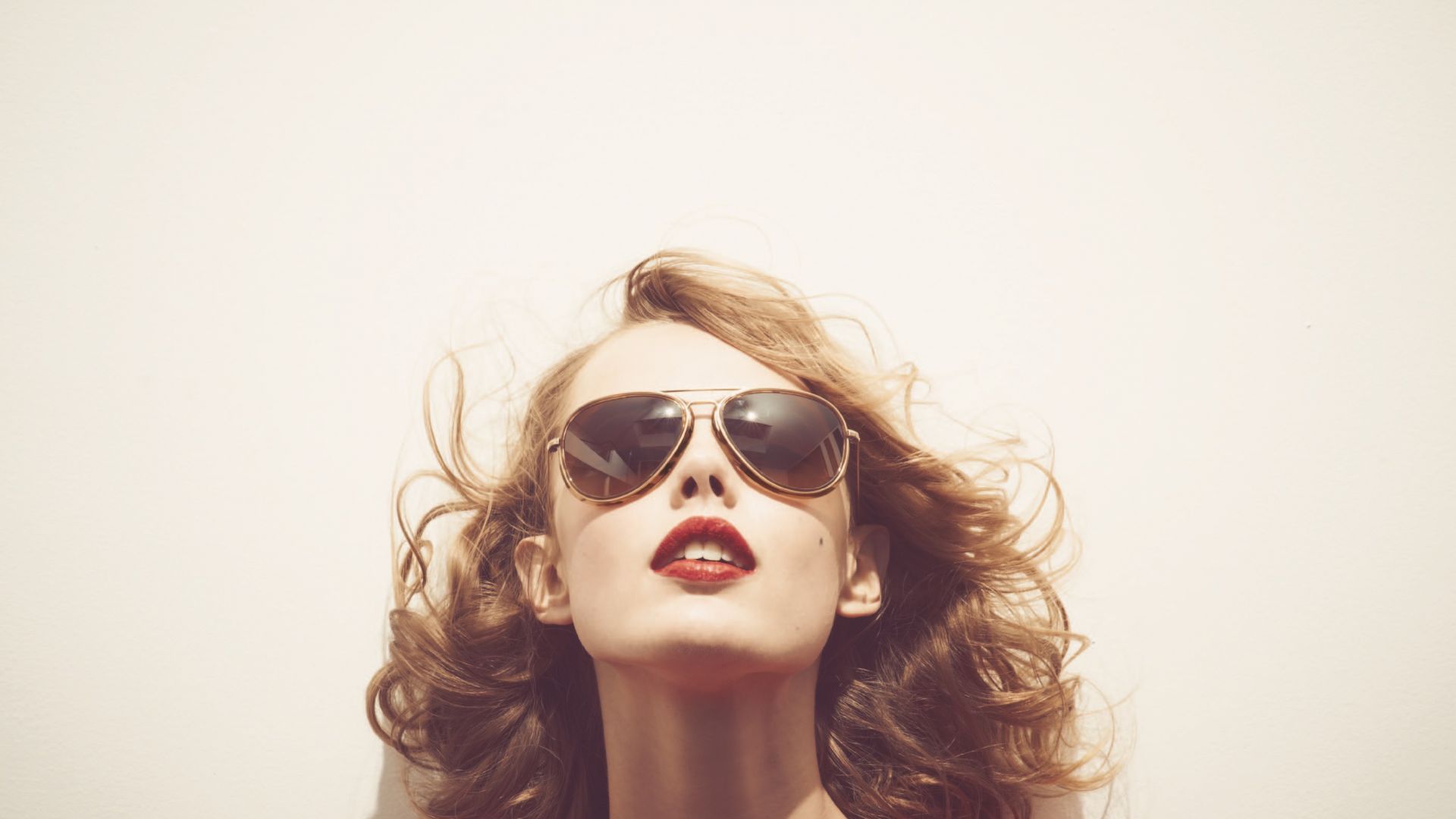 Wallpaper Frida Gustavsson, face, sunglasses