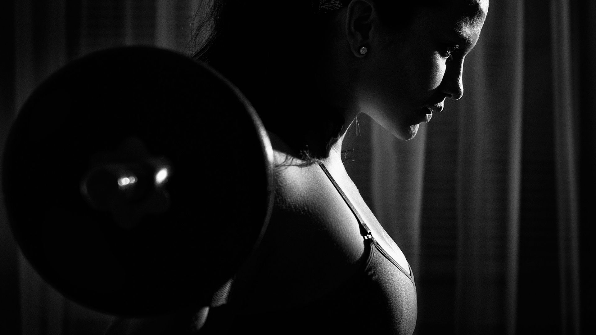 Wallpaper weightlifting, fitness, girl, monochrome