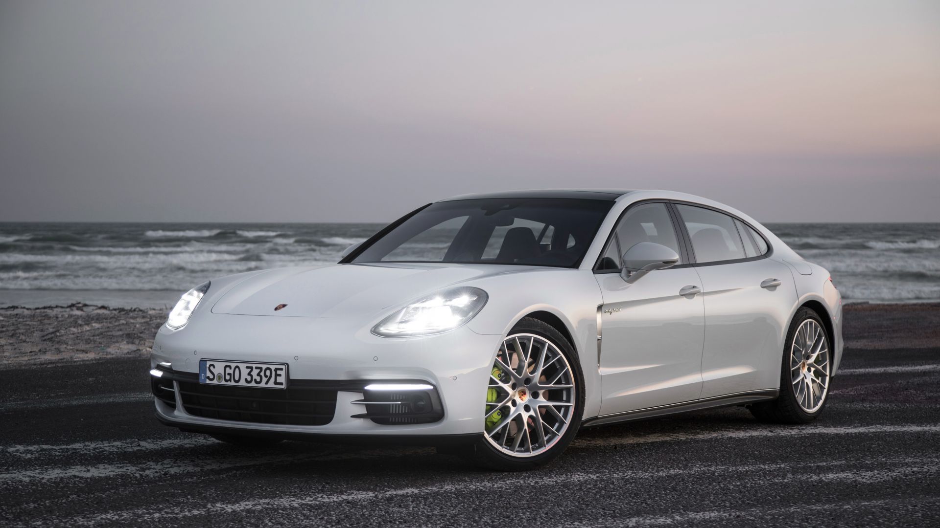 Wallpaper Porsche Panamera E-Hybrid, executive car, 4k