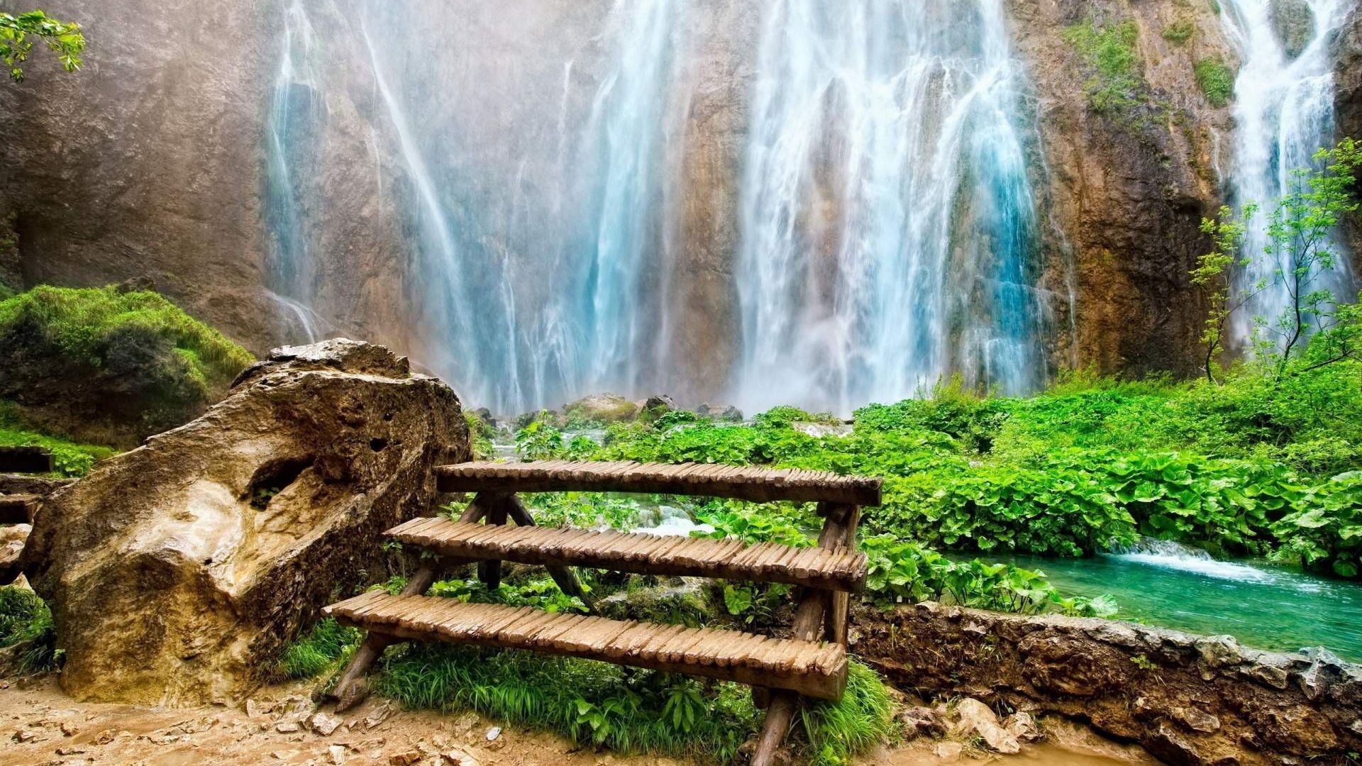 Wallpaper Lovely waterfall landscape