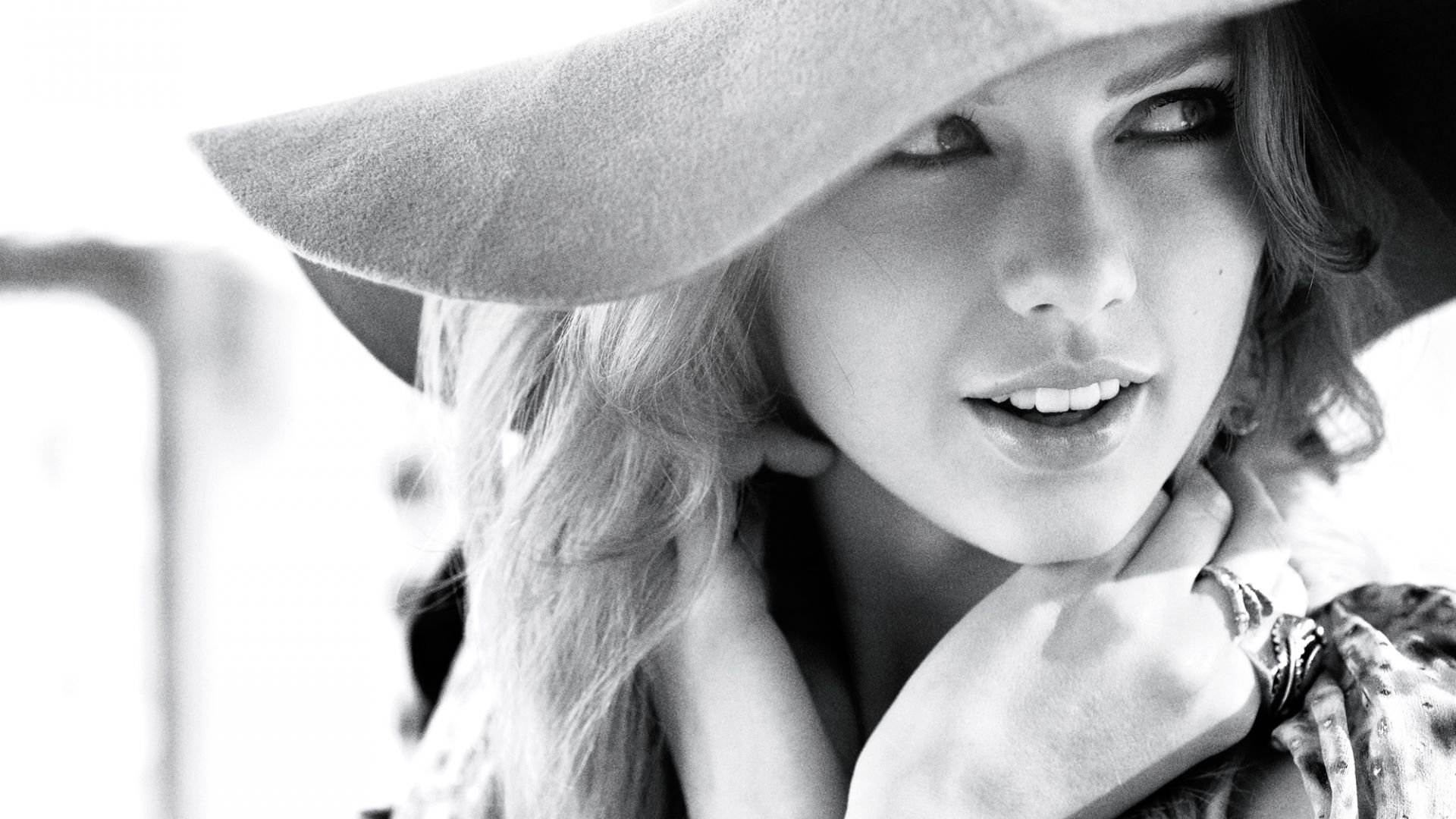Wallpaper Taylor Swift, smile, hat, monochrome, face