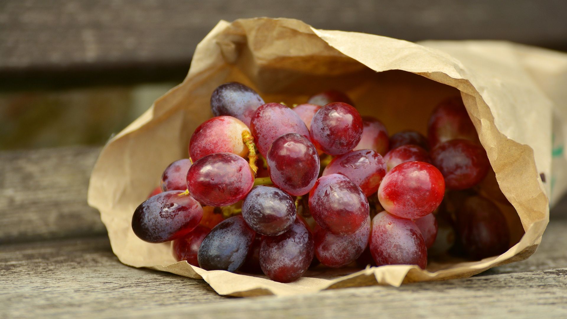 Wallpaper Fruits, red grapes, bag
